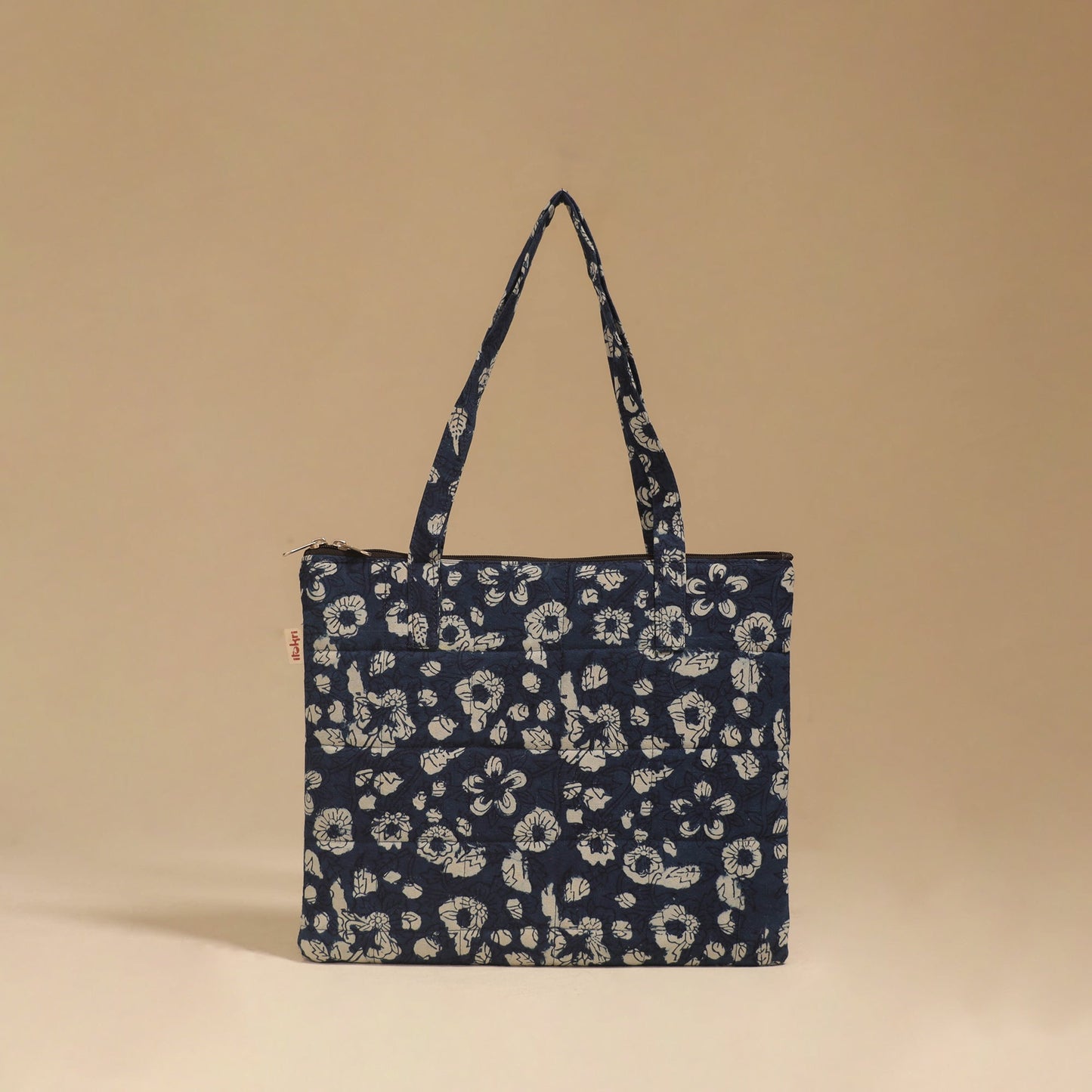 Handcrafted quilted handbag 09