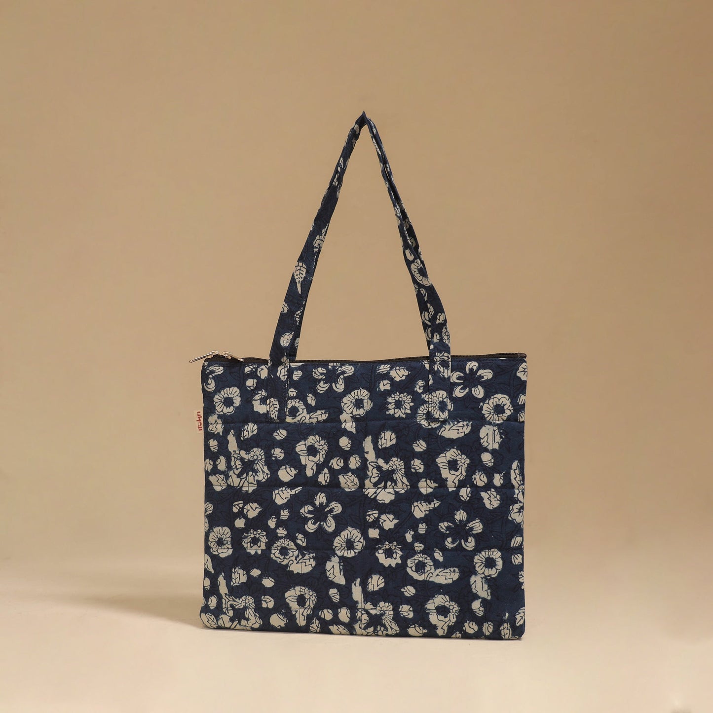 Handcrafted quilted handbag 09