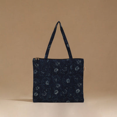 Handcrafted quilted handbag 107
