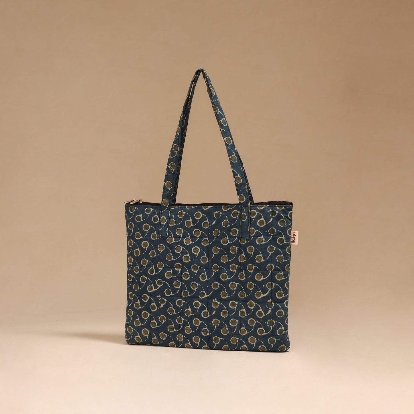 Handcrafted quilted handbag 28