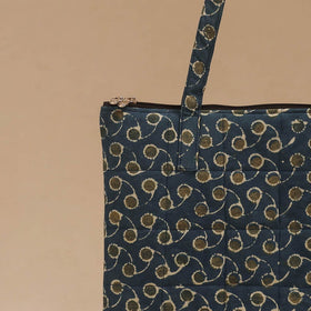 Handcrafted quilted handbag 28