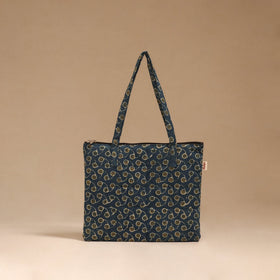 Handcrafted quilted handbag 28
