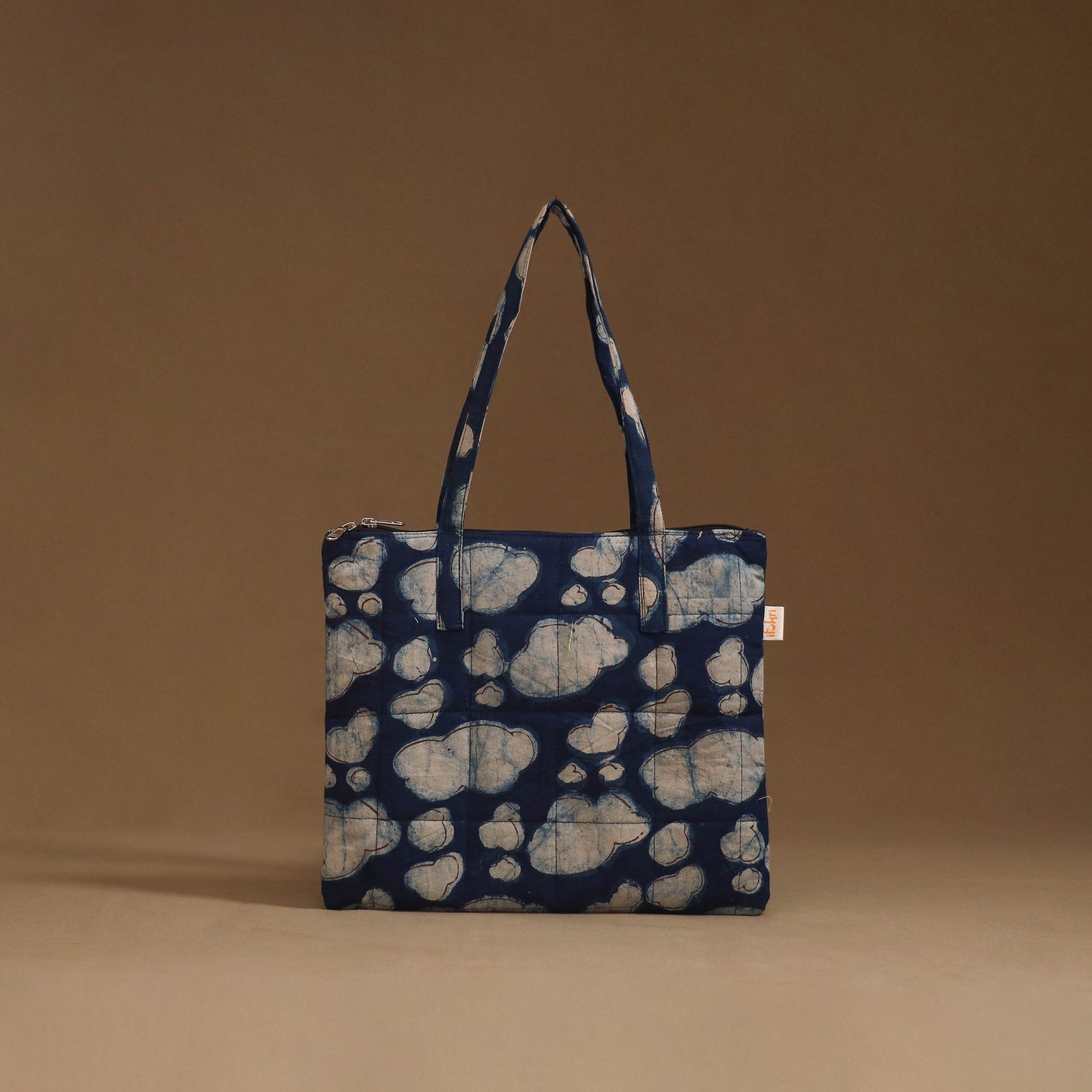 Handcrafted quilted handbag 38