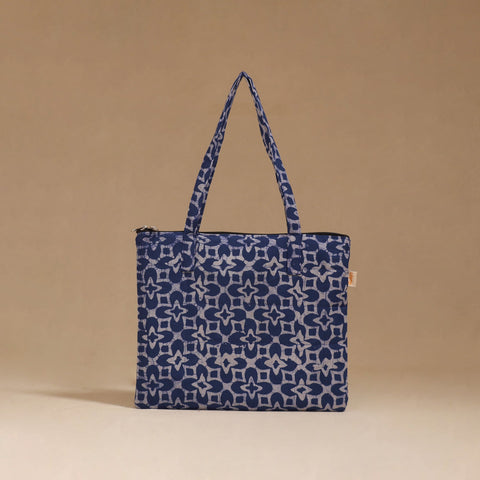 Handcrafted quilted handbag 38