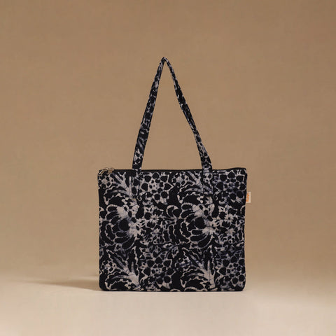 Handcrafted quilted handbag 43