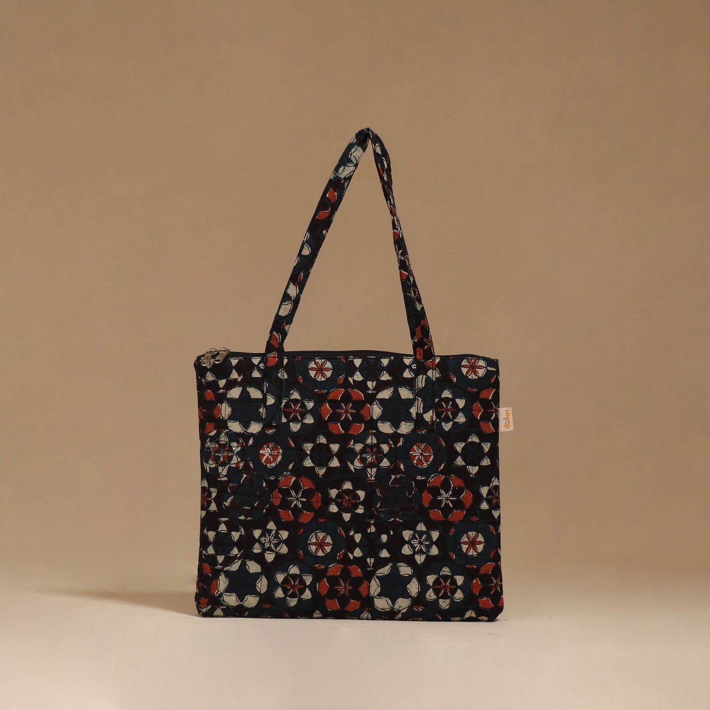 Handcrafted quilted handbag 75