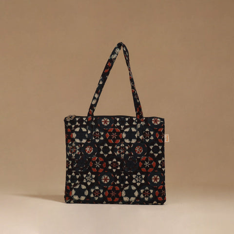Handcrafted quilted handbag 75