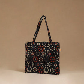 Handcrafted quilted handbag 75