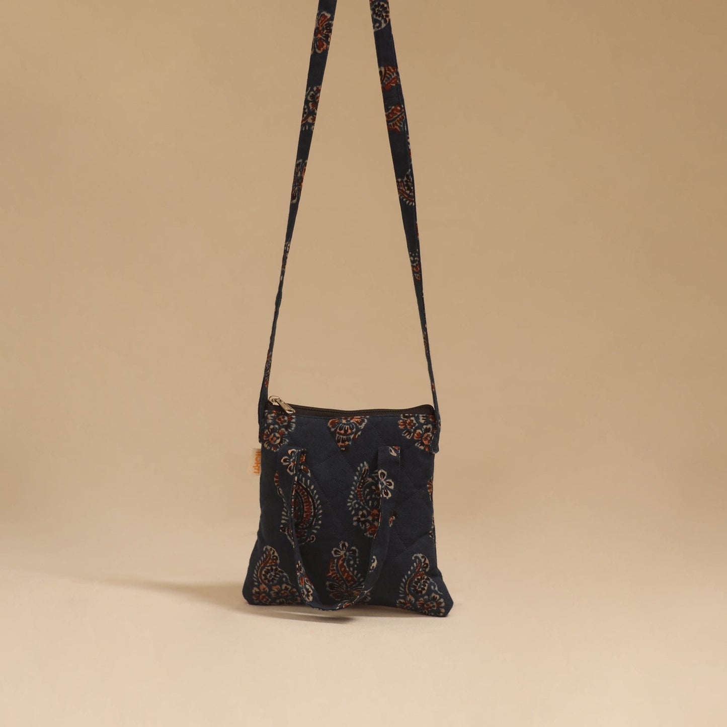 Handcrafted quilted sling bag 40