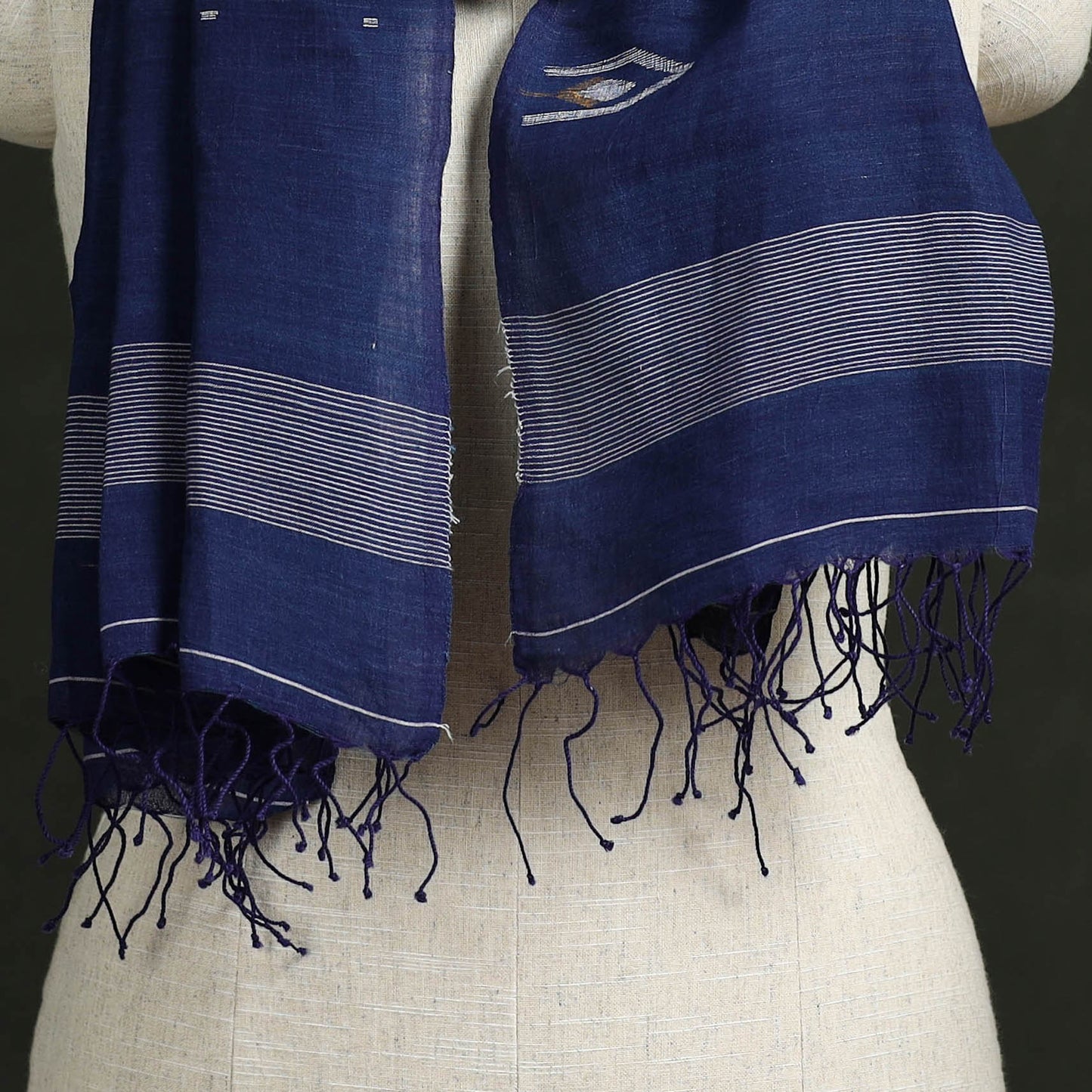 Handloom cotton burdwan jamdani stole with tassels 12