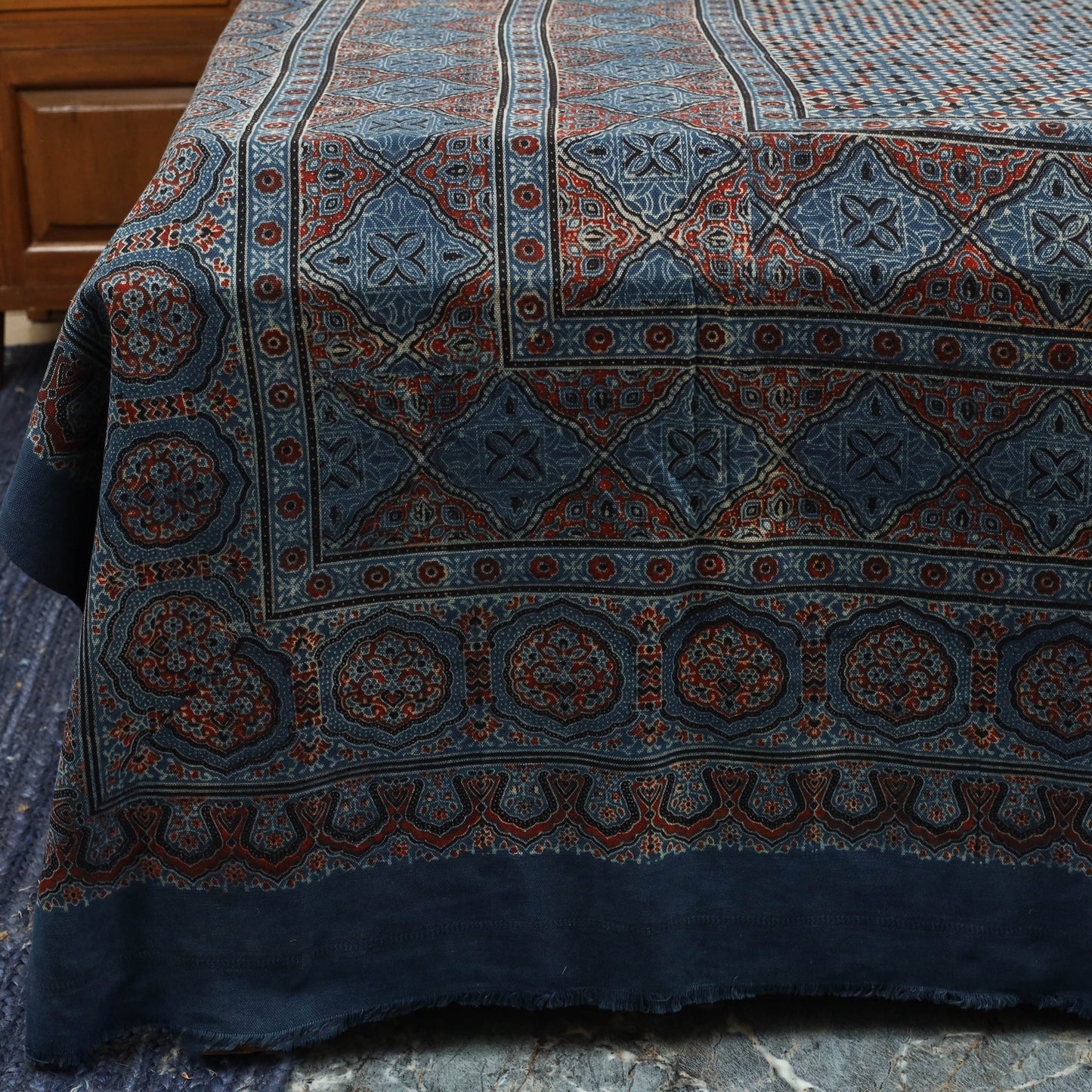 Blue - handloom cotton double bed sheet (108 x 90 in) 02