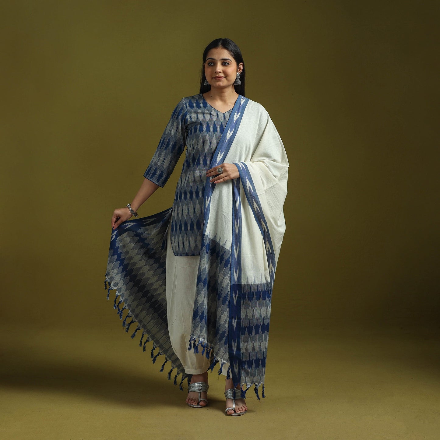 Handloom cotton pochampally ikat 3pc kurta set for women 02