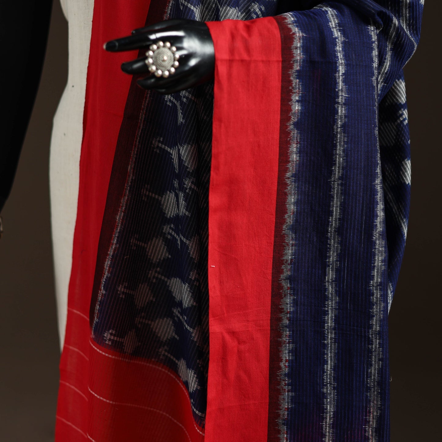 Handloom cotton pochampally ikat dupatta 14 - handcrafted