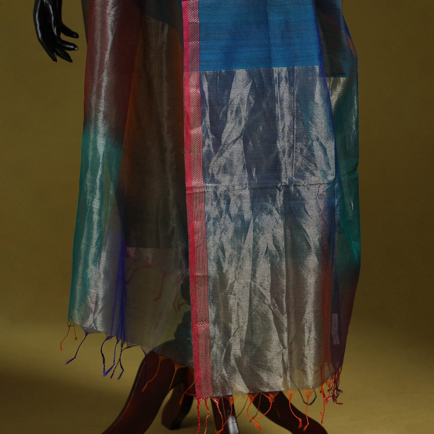 Handloom silk cotton maheshwari dupatta with zari border 17