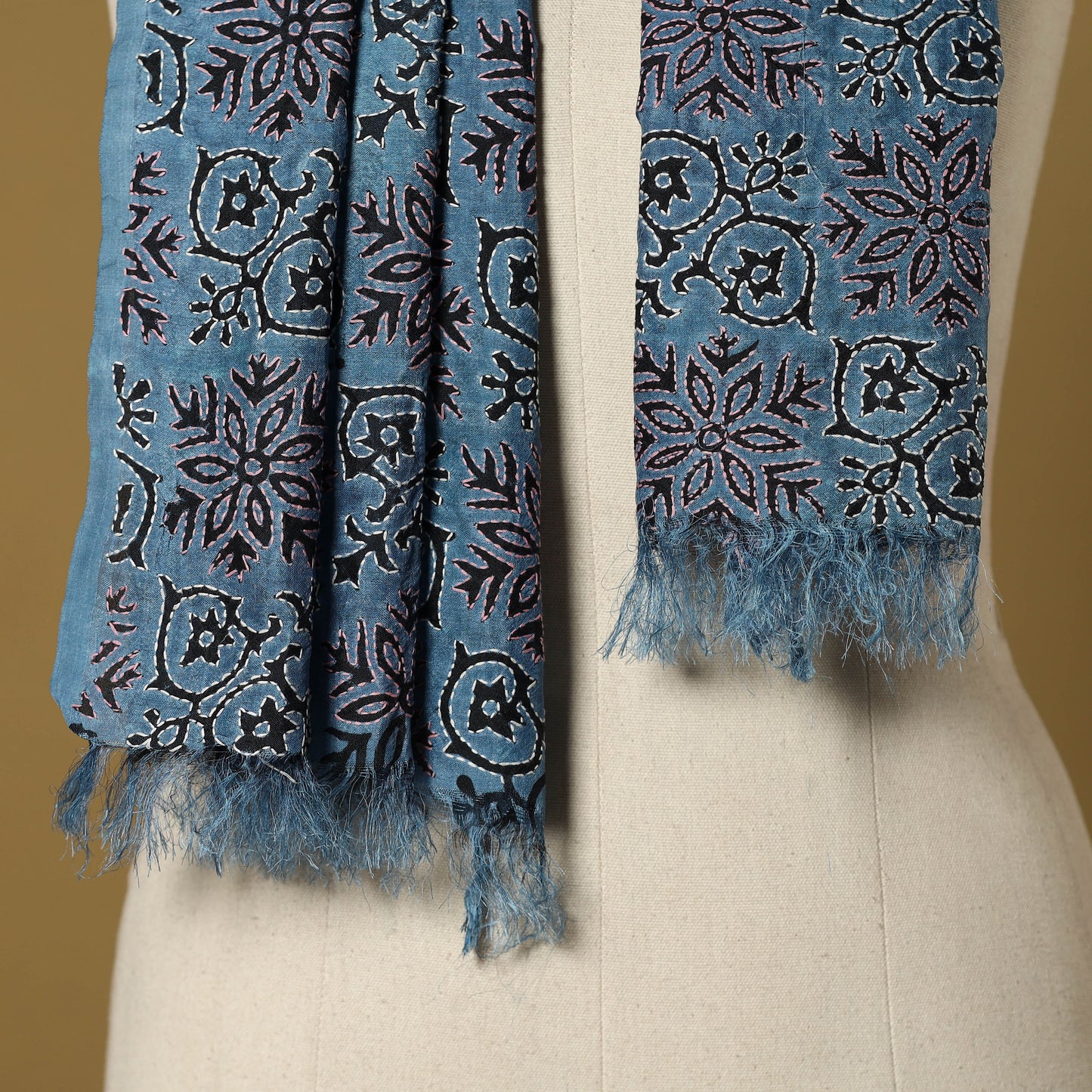 Blue - handloom tussar silk bengal kantha handwork stole 08