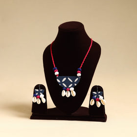 Buy Handmade Fabart Shell Necklace Set