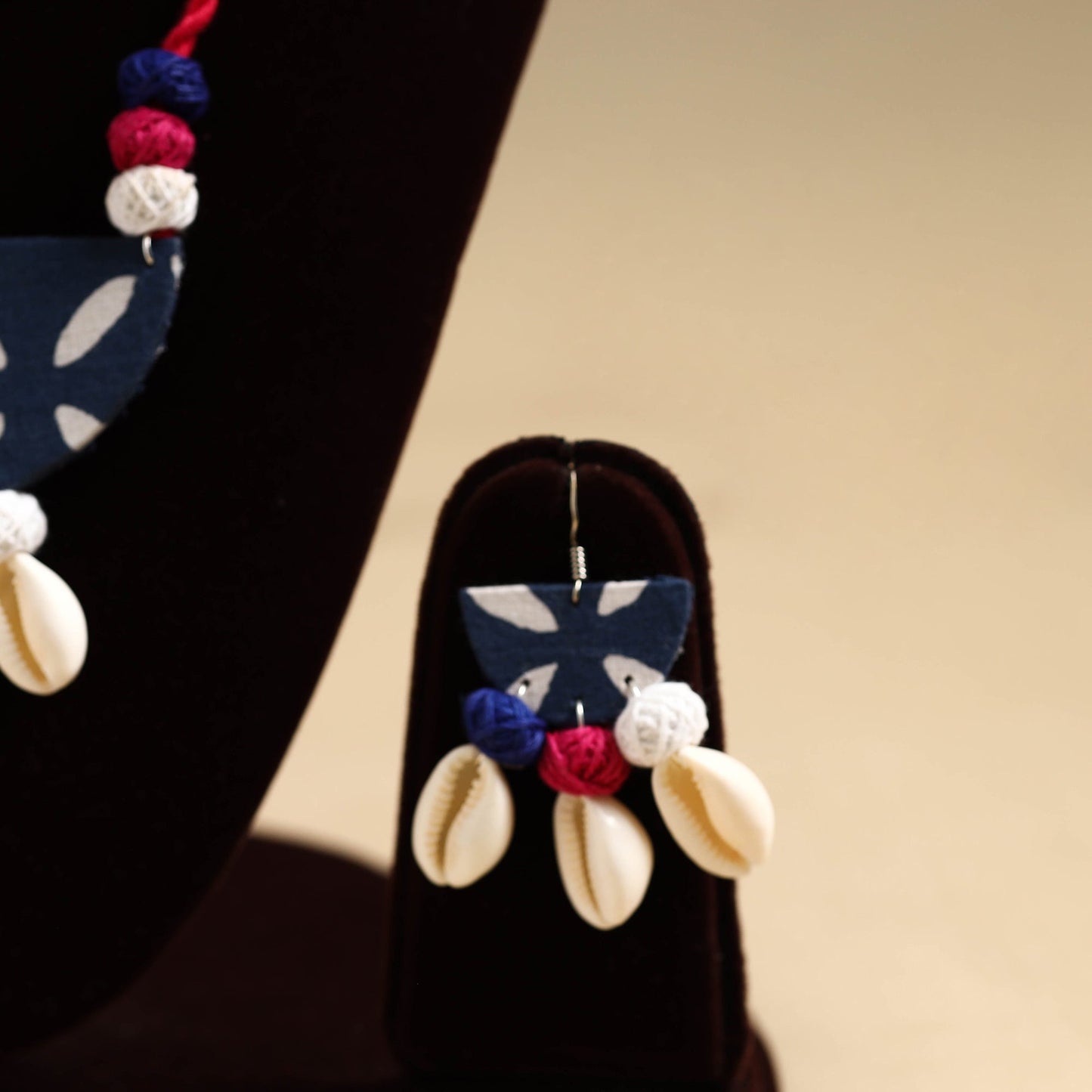 Buy Handmade Fabart Shell Necklace Set