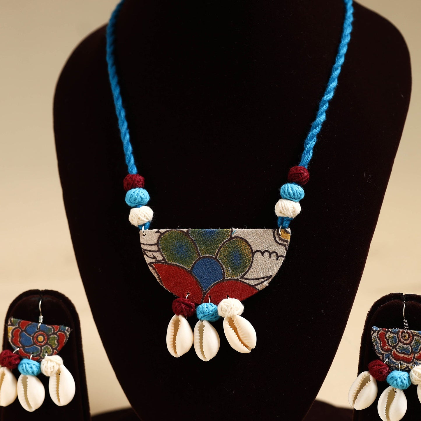  Handmade Fabart Shell Necklace Set