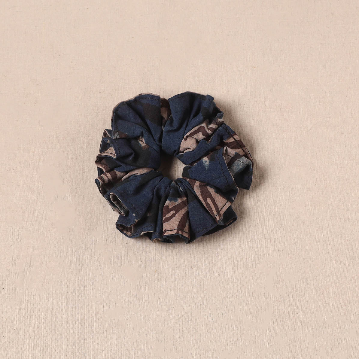 Handmade rubber band/scrunchie 103 - handcrafted