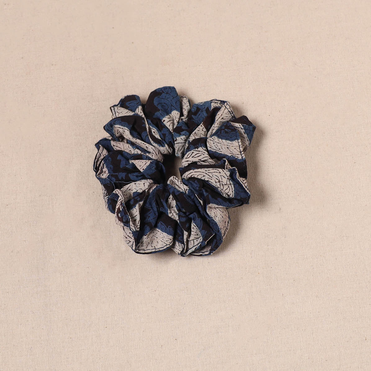 Handmade rubber band/scrunchie 165 - handcrafted