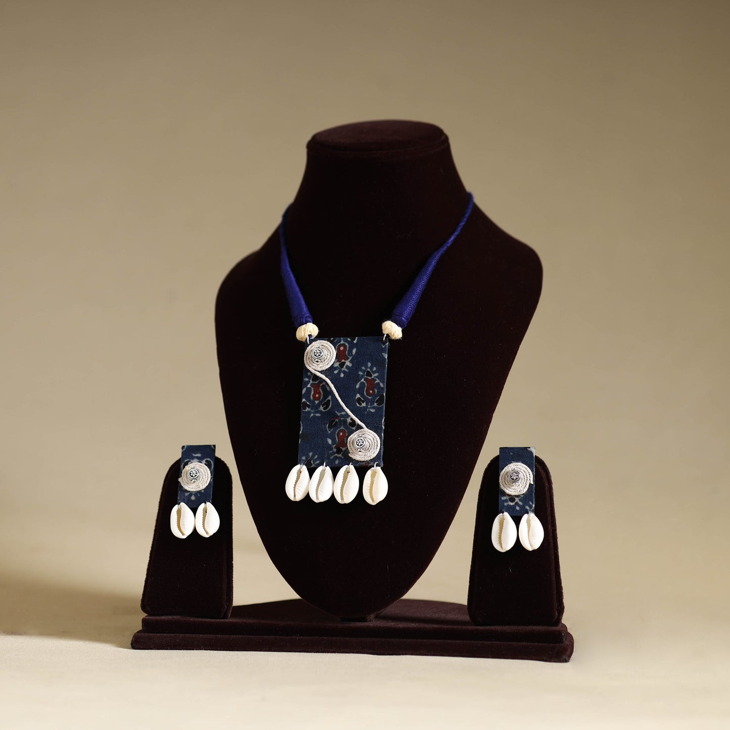 Buy Handmade Shell Work Fabart Necklace Set