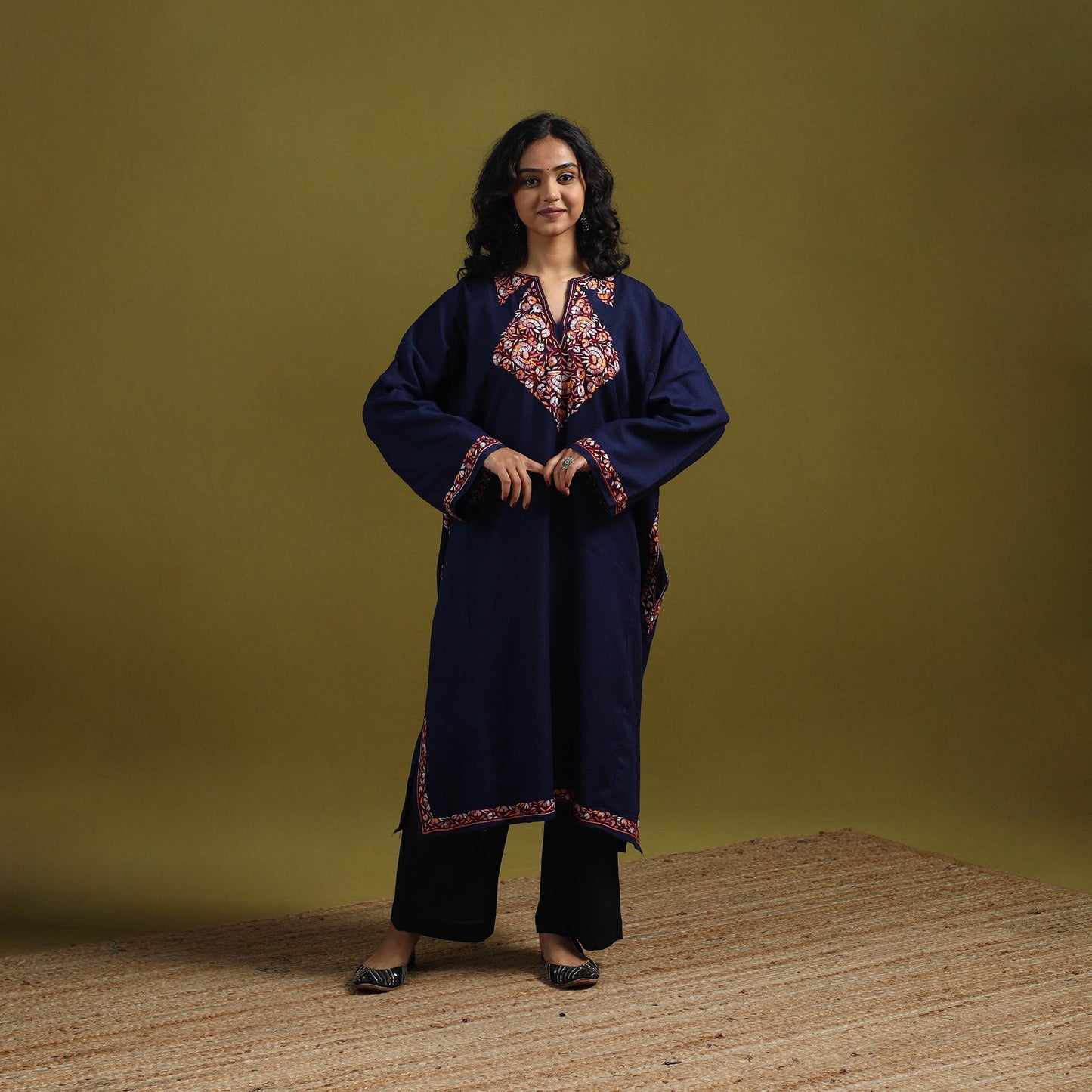 Handwoven sozni hand embroidered kashmiri merino wool