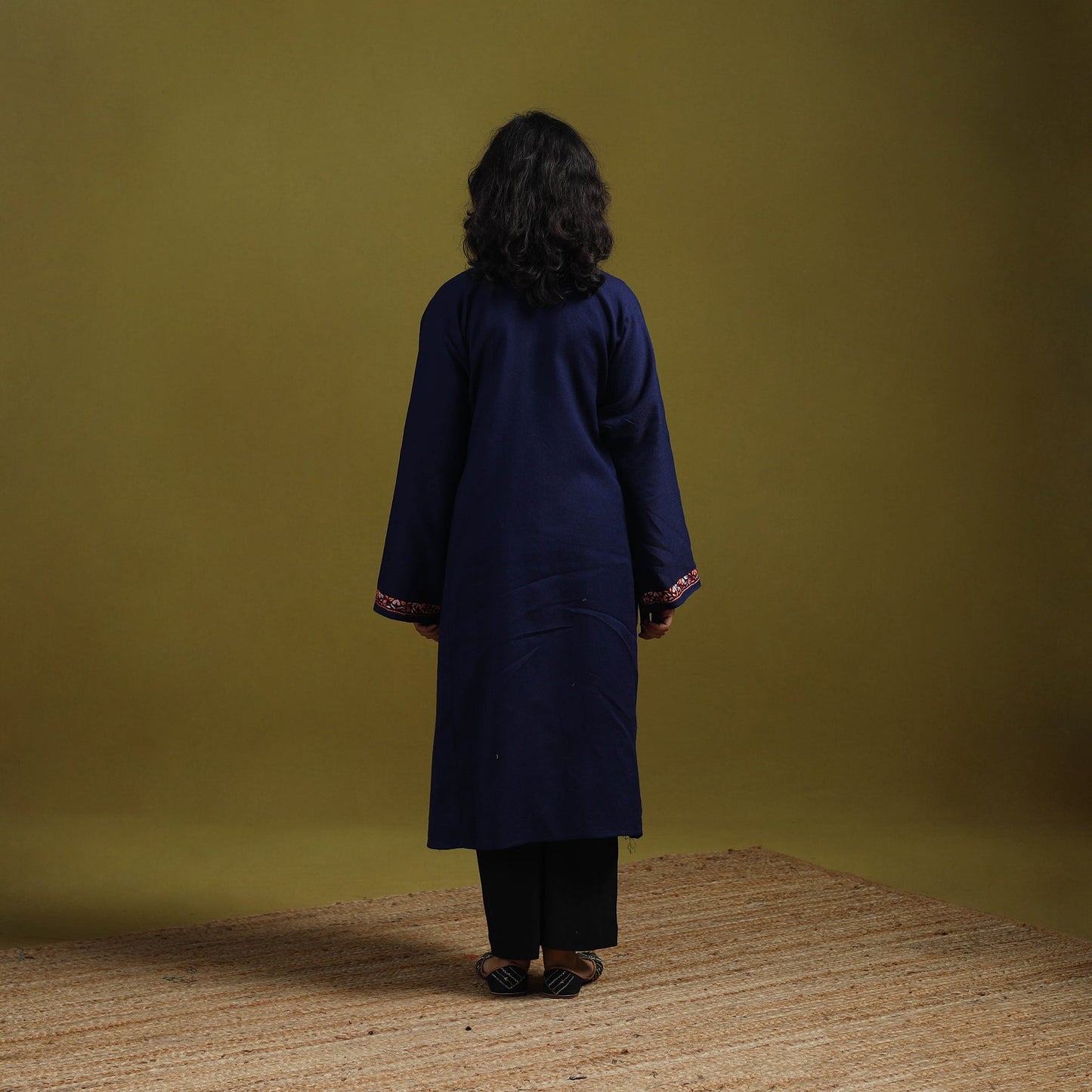 Handwoven sozni hand embroidered kashmiri merino wool