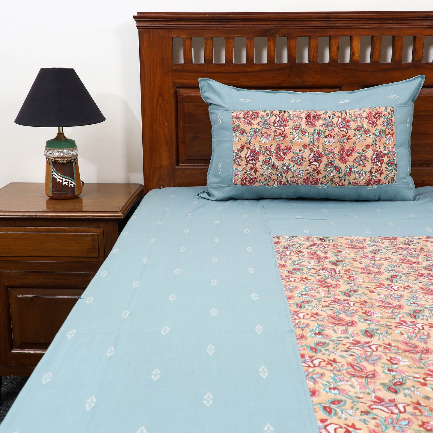 Buy Jacquard with Sanganeri Patch Cotton Bedsheet Set