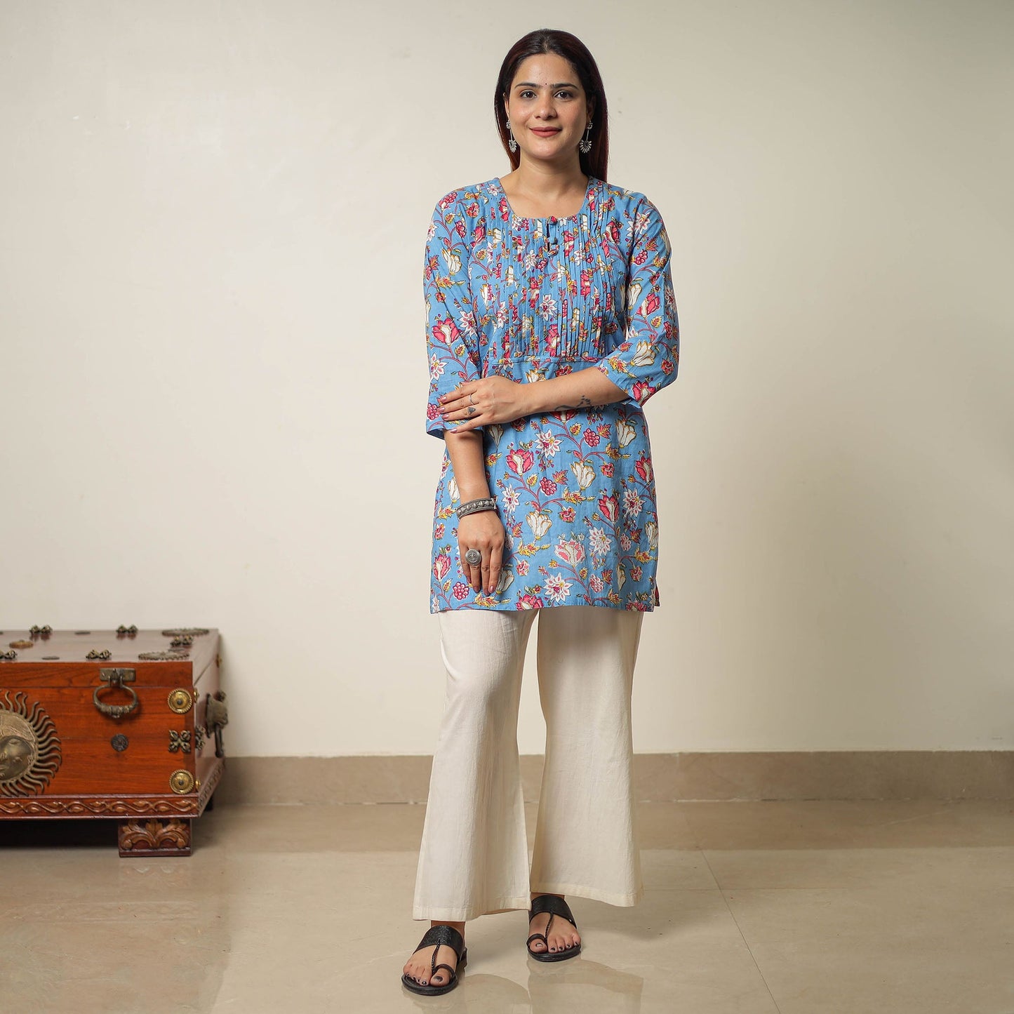  Jaipur Printed Cotton Pintuck Short Kurta 