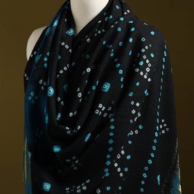 Kutch bandhani handwoven merino wool shawl with zari patta