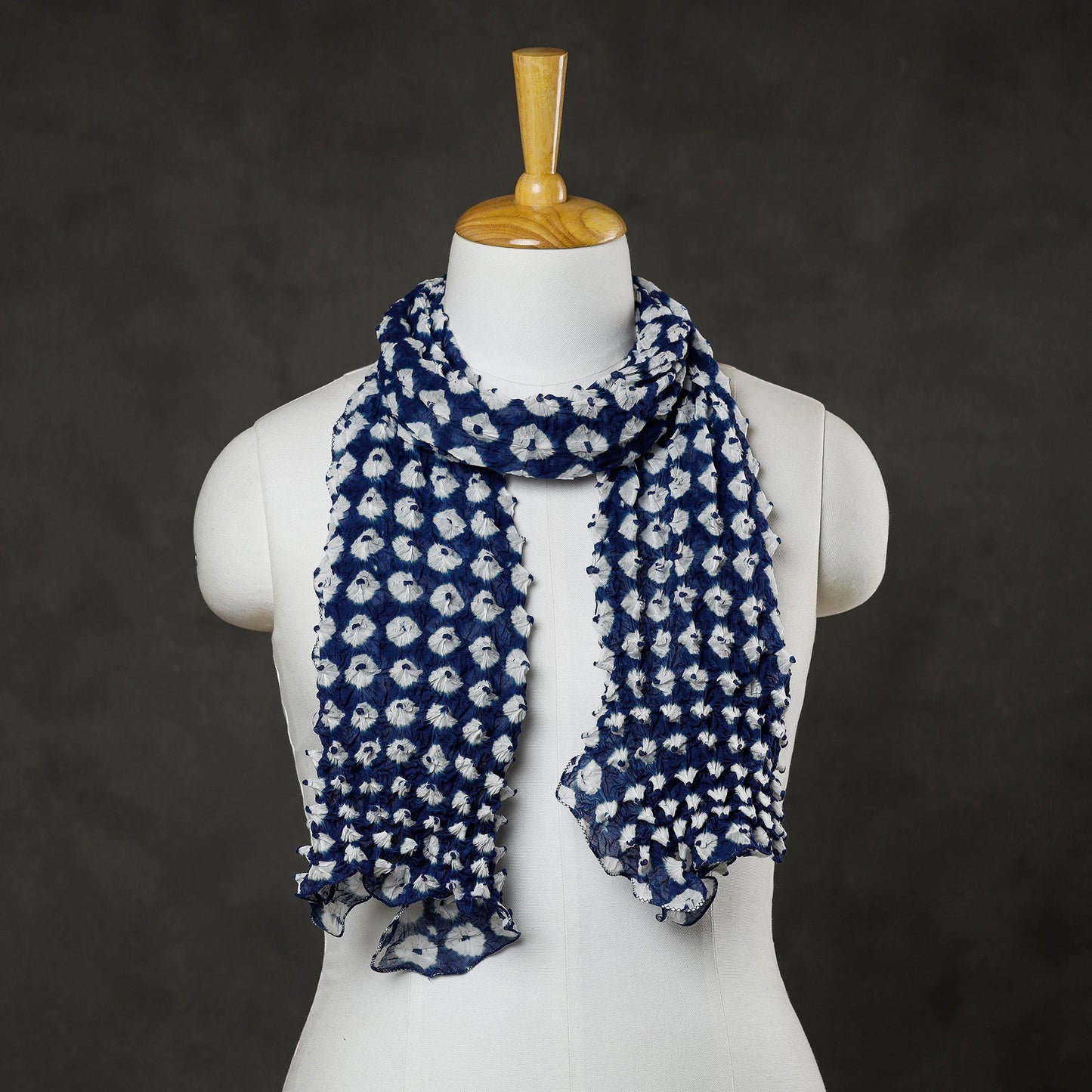 Buy Kutch Bandhani Tie-Dye Cotton Stole Online l iTokri.com