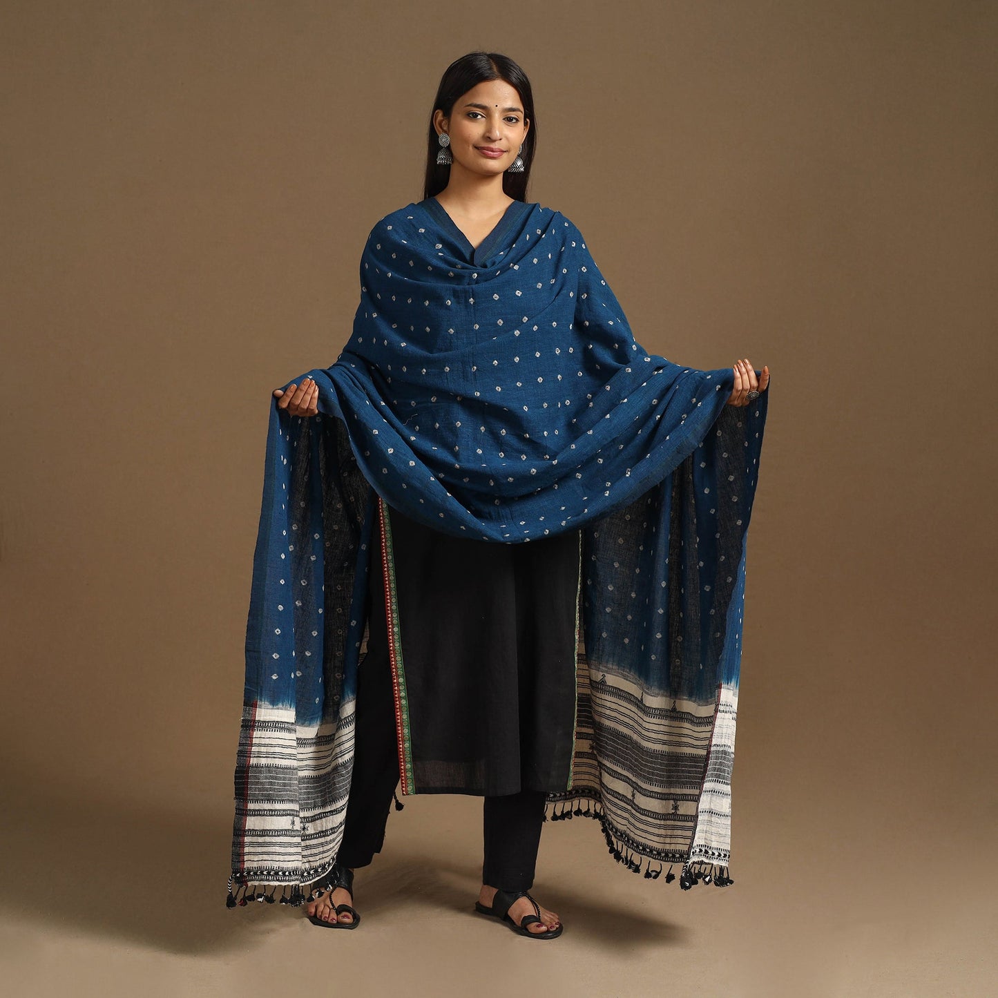 Kutch Bhujodi Handloom Bandhani Organic Kala Cotton Dupatta
