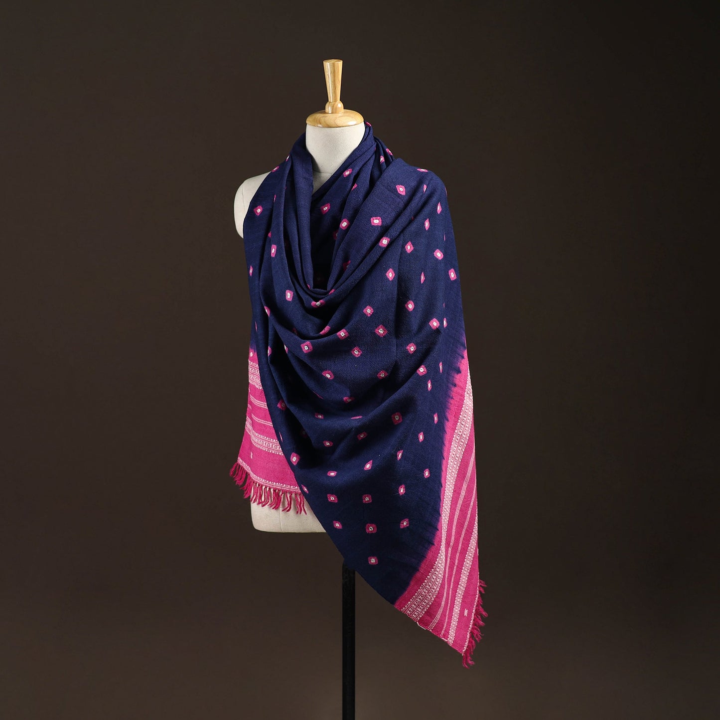 Kutch bhujodi handwoven merino wool bandhani tie-dye shawl
