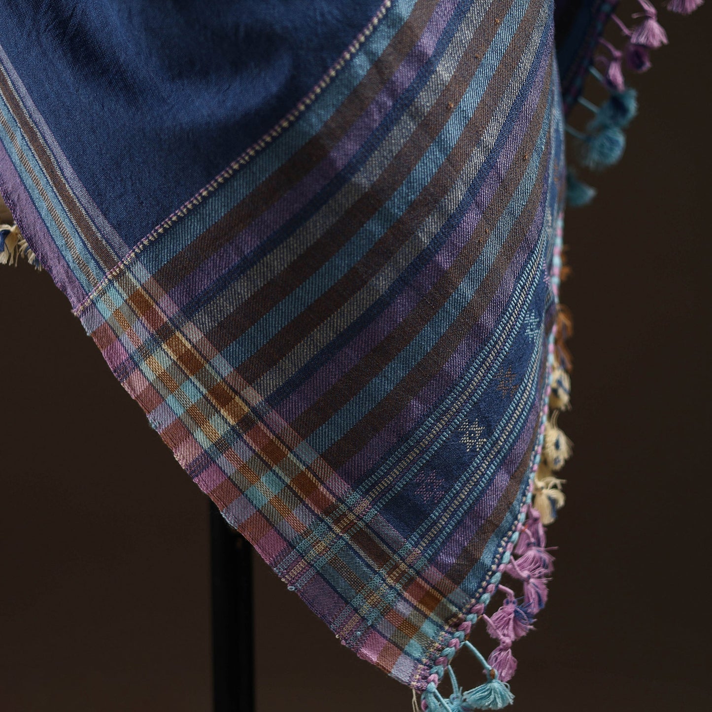 Kutch bhujodi handwoven merino wool shawl 36 - handcrafted