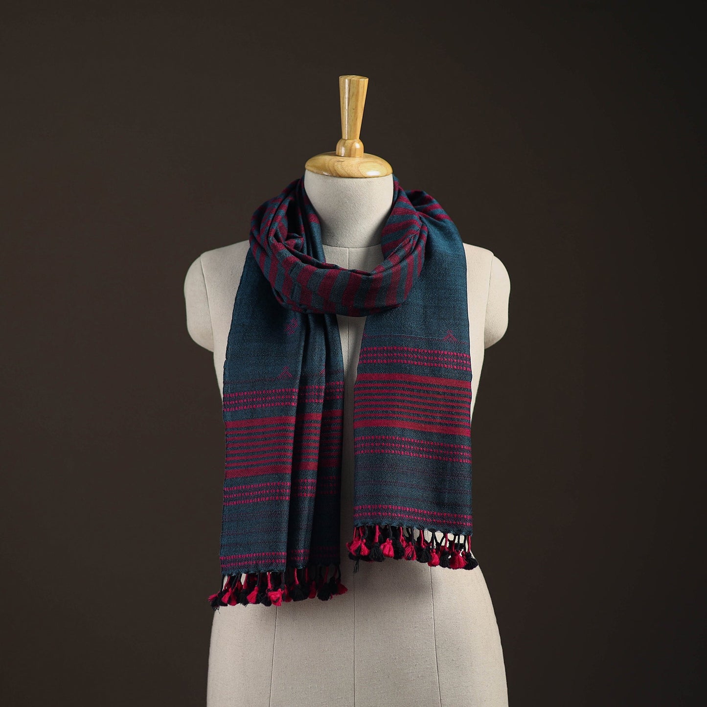 Kutch bhujodi handwoven merino wool stole 186 - handcrafted
