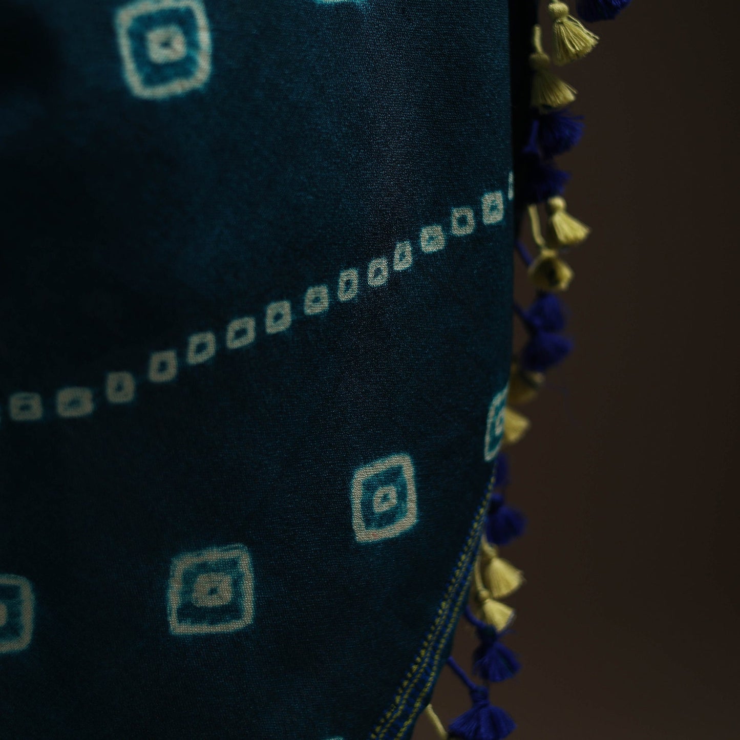 Kutch handwoven bandhani woolen shawl 62 - handcrafted