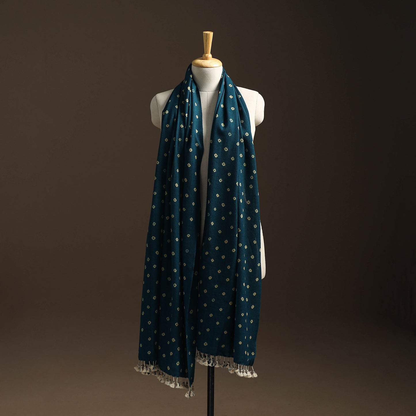 Kutch handwoven bandhani woolen shawl 74 - handcrafted