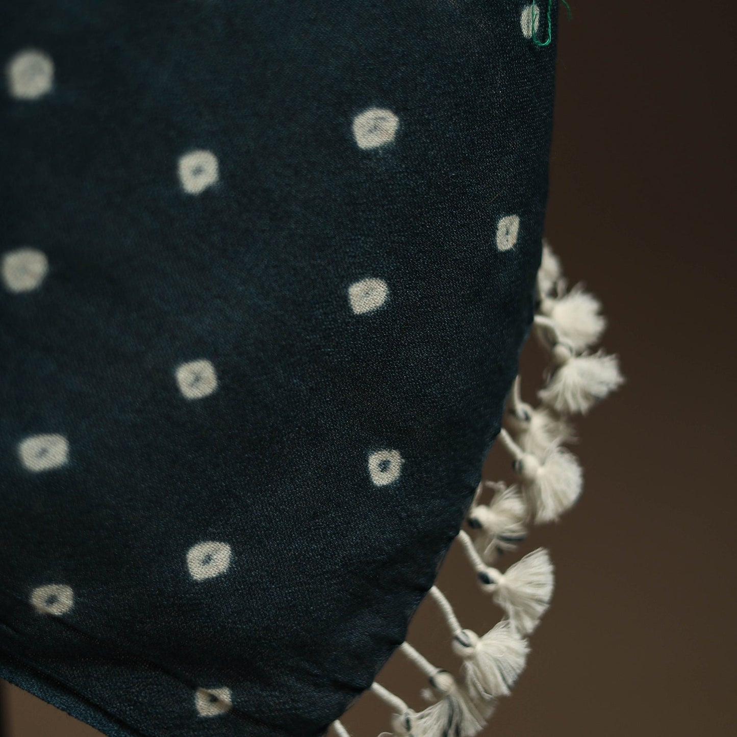 Kutch handwoven bandhani woolen shawl 78 - handcrafted