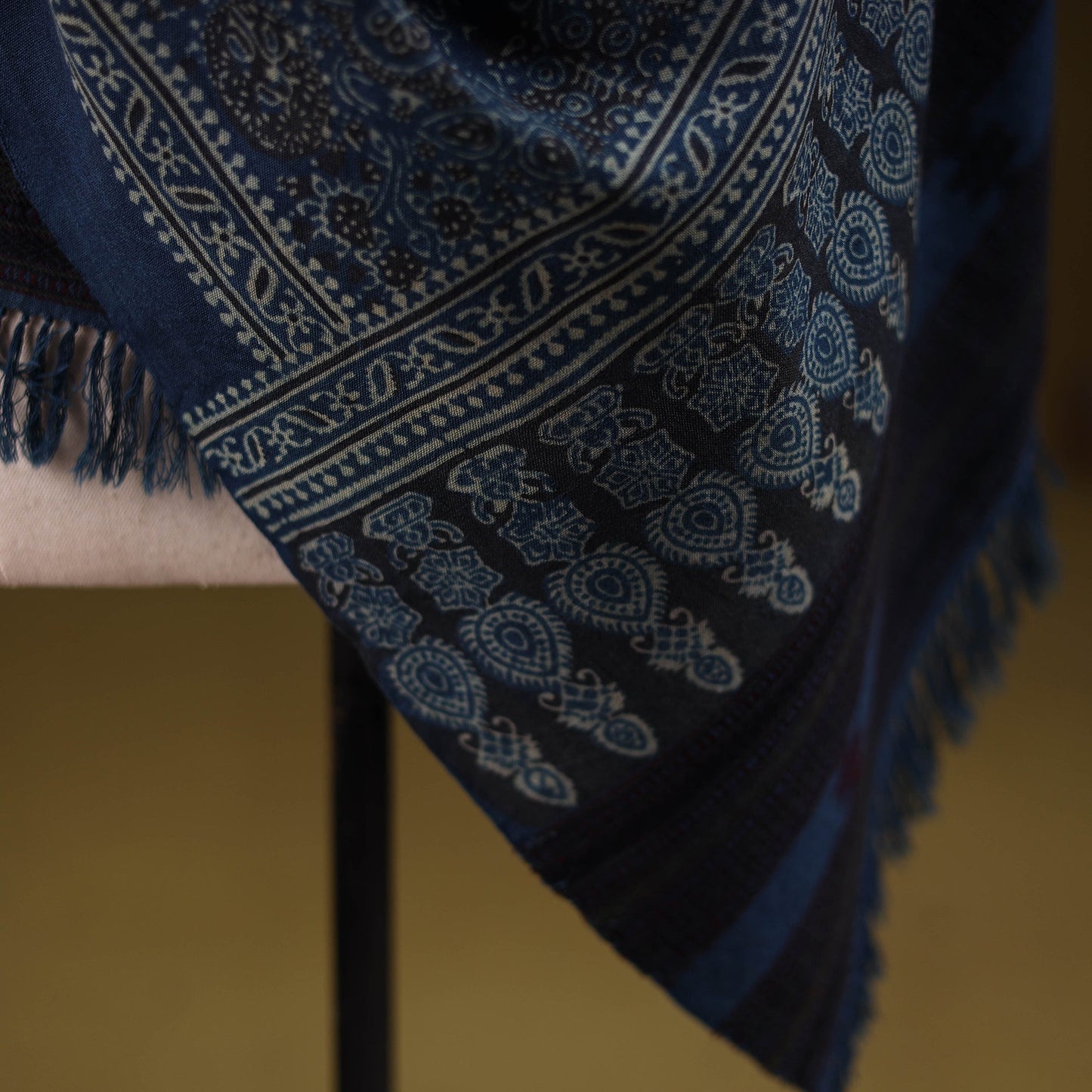 Kutch handwoven hand merino wool shawl 04 - handcrafted