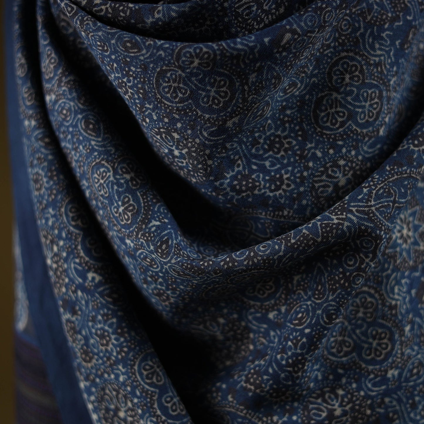 Kutch handwoven hand merino wool shawl 04 - handcrafted