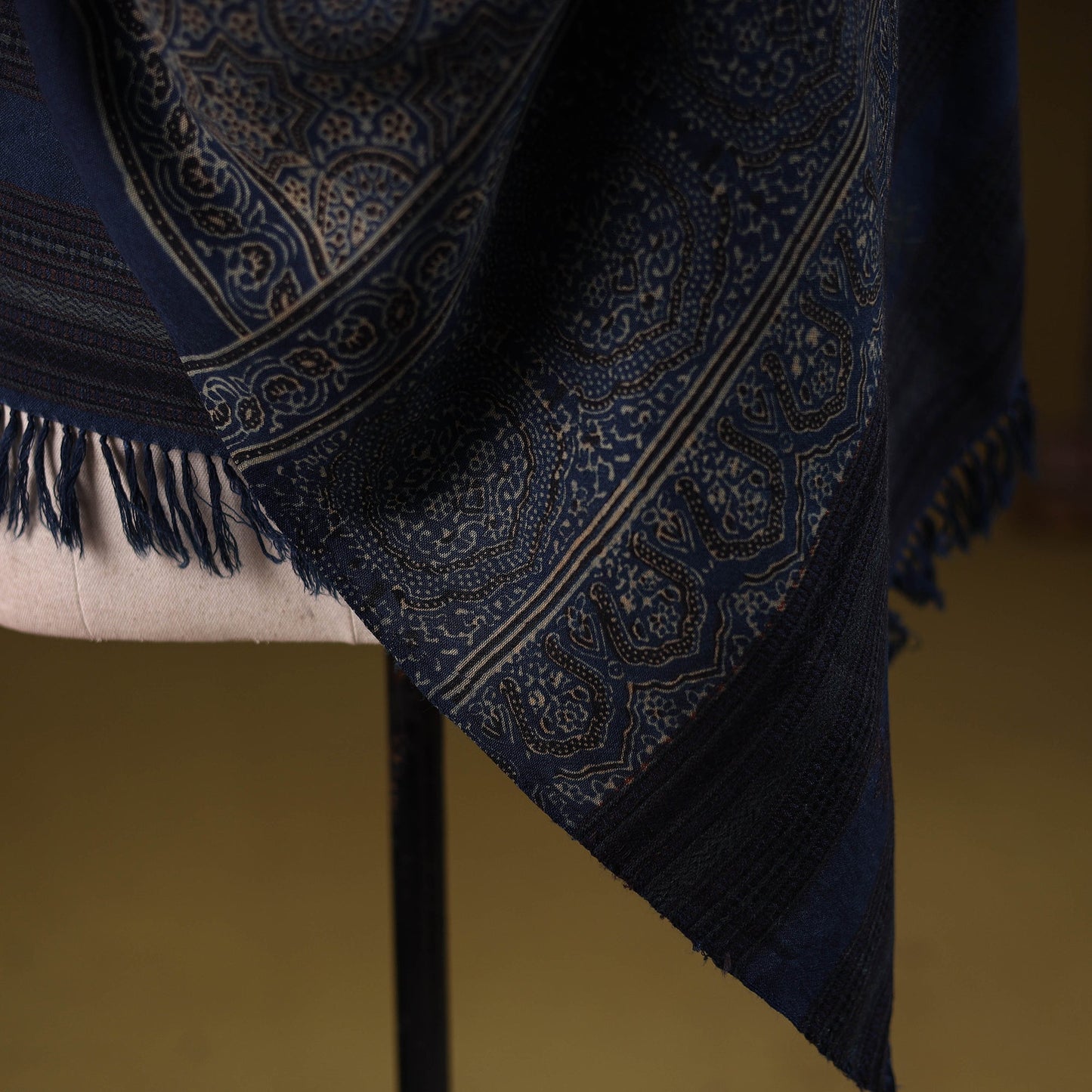 Kutch handwoven hand merino wool shawl 21 - handcrafted