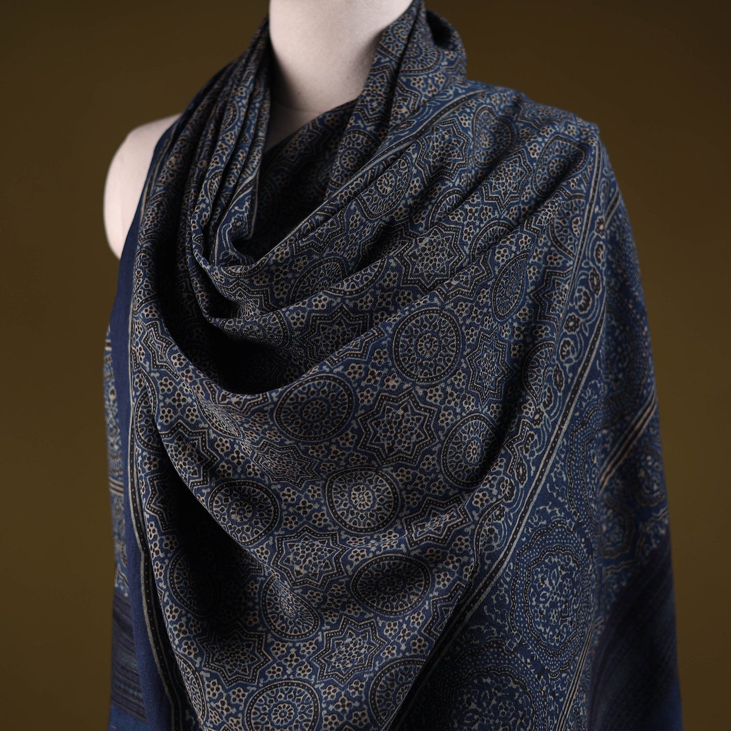 Kutch handwoven hand merino wool shawl 21 - handcrafted