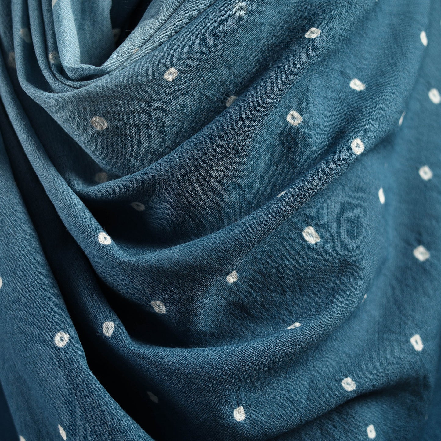 Kutch handwoven merino wool bandhani tie-dye shawl 135