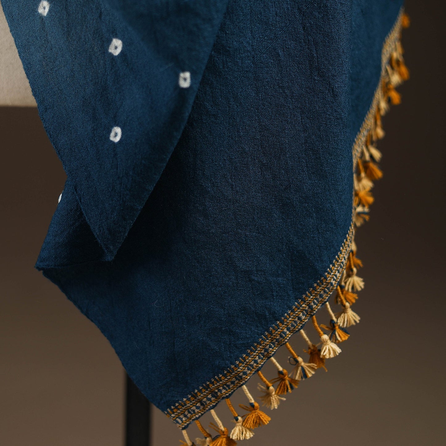 Kutch handwoven merino wool bandhani tie-dye shawl 135