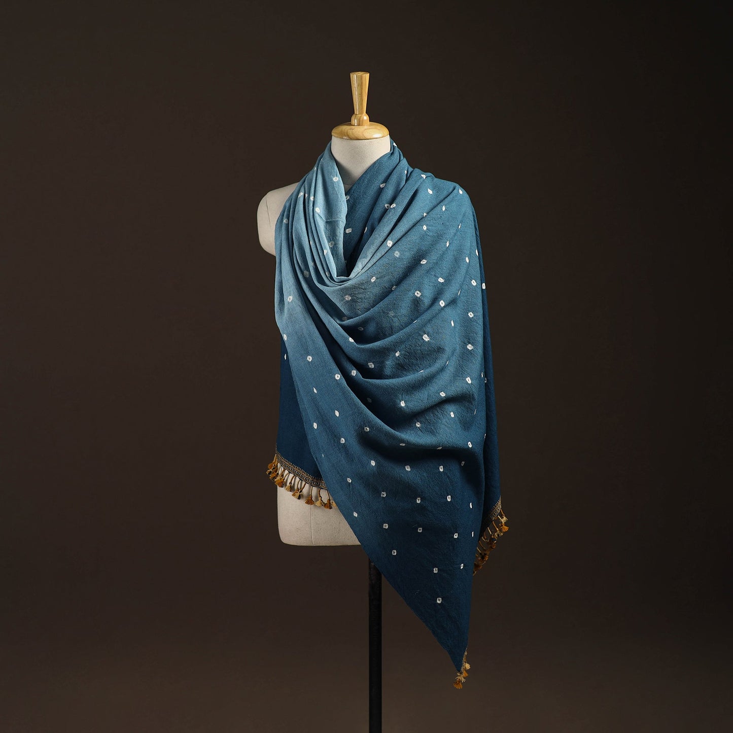 Kutch handwoven merino wool bandhani tie-dye shawl 135