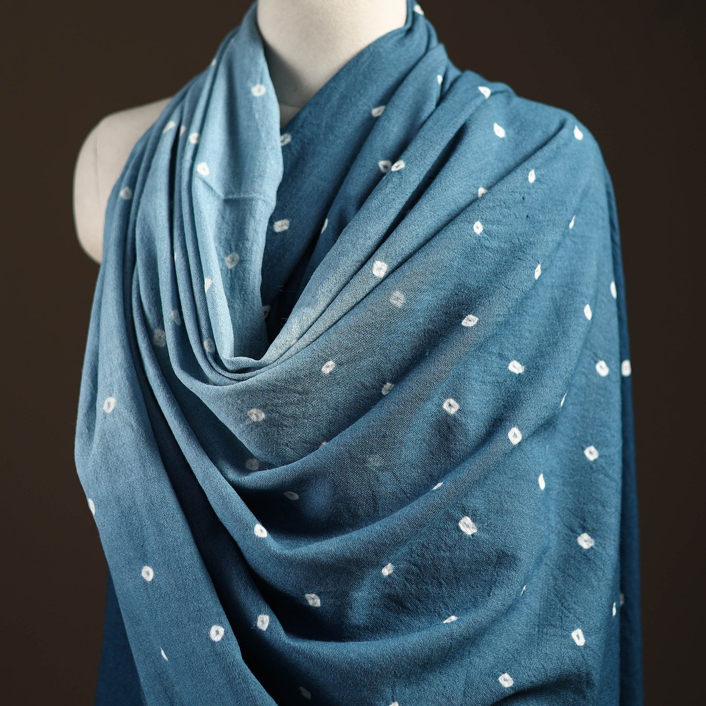 Kutch handwoven merino wool bandhani tie-dye shawl 135