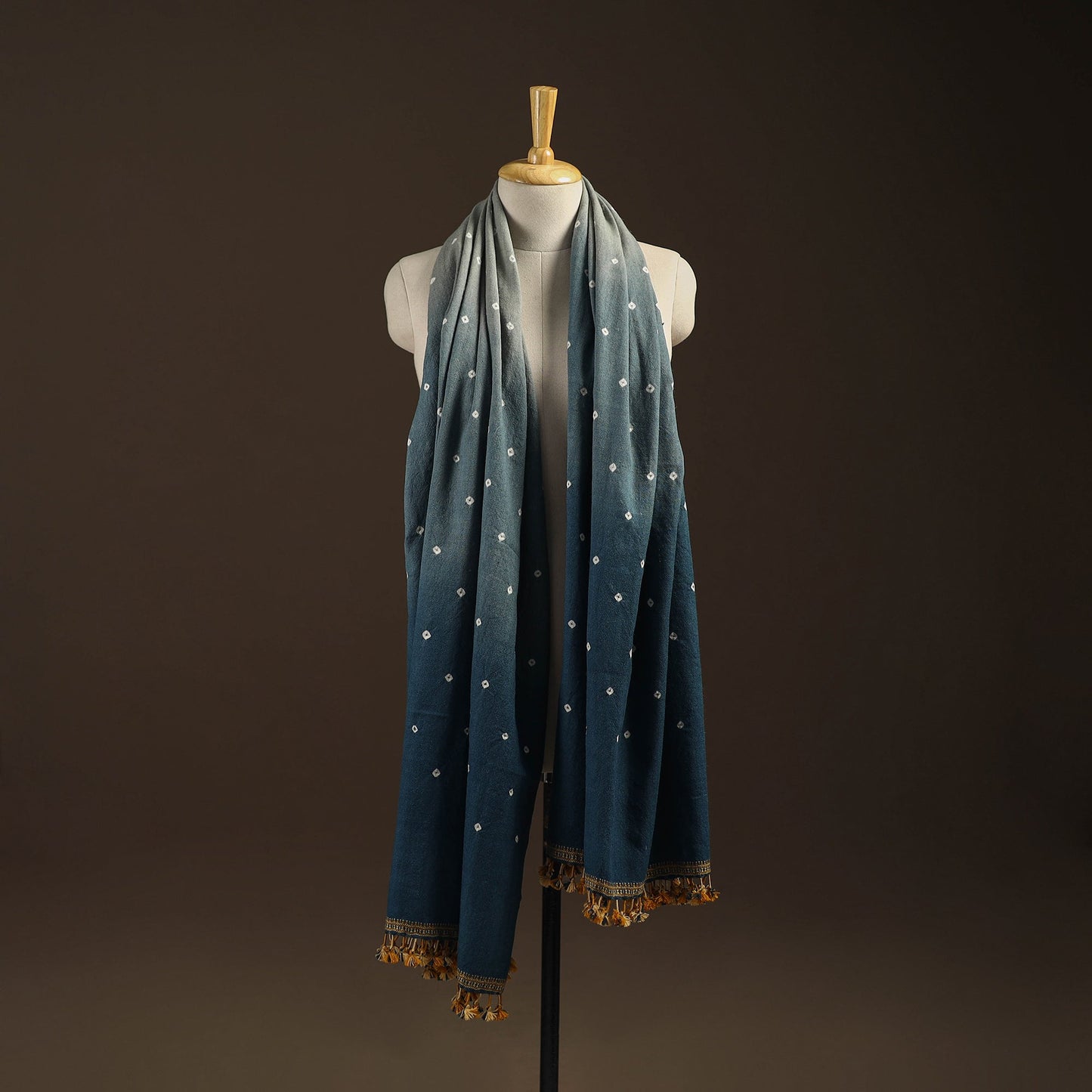 Kutch handwoven merino wool bandhani tie-dye shawl 139