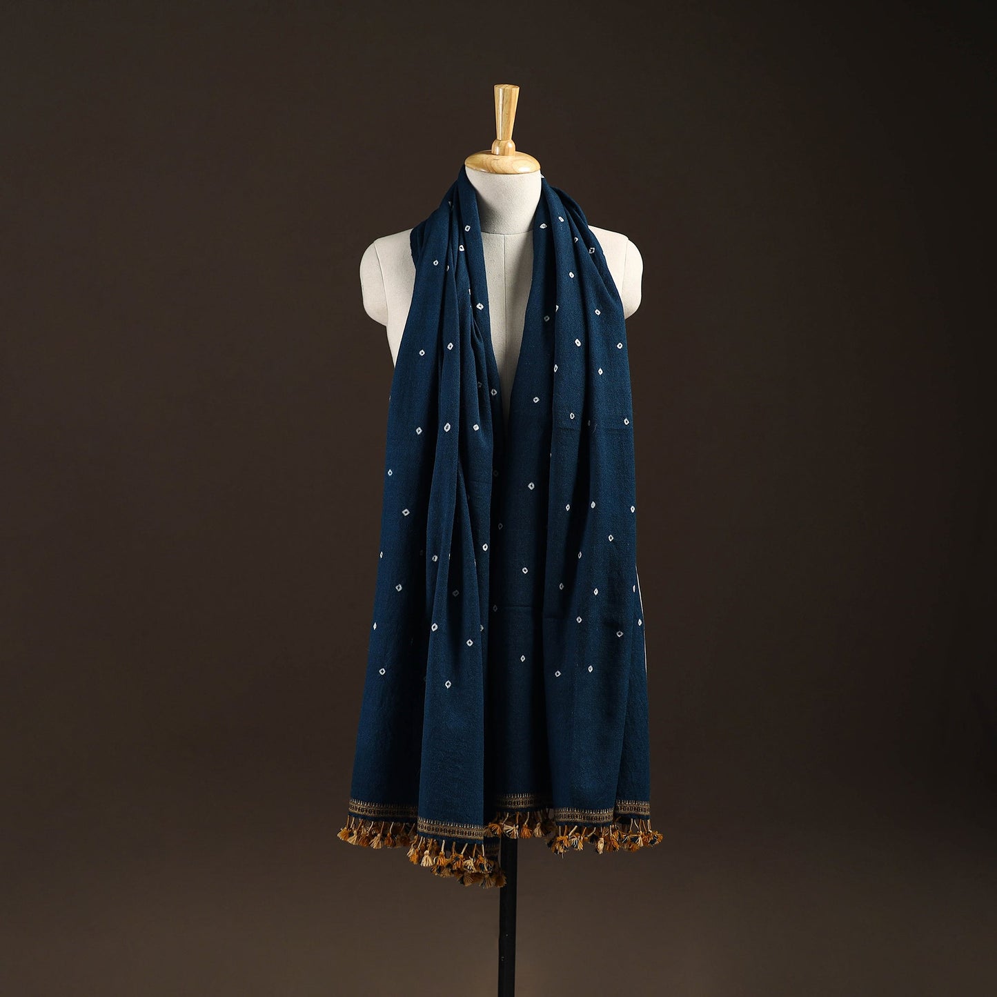 Kutch handwoven merino wool bandhani tie-dye shawl 84