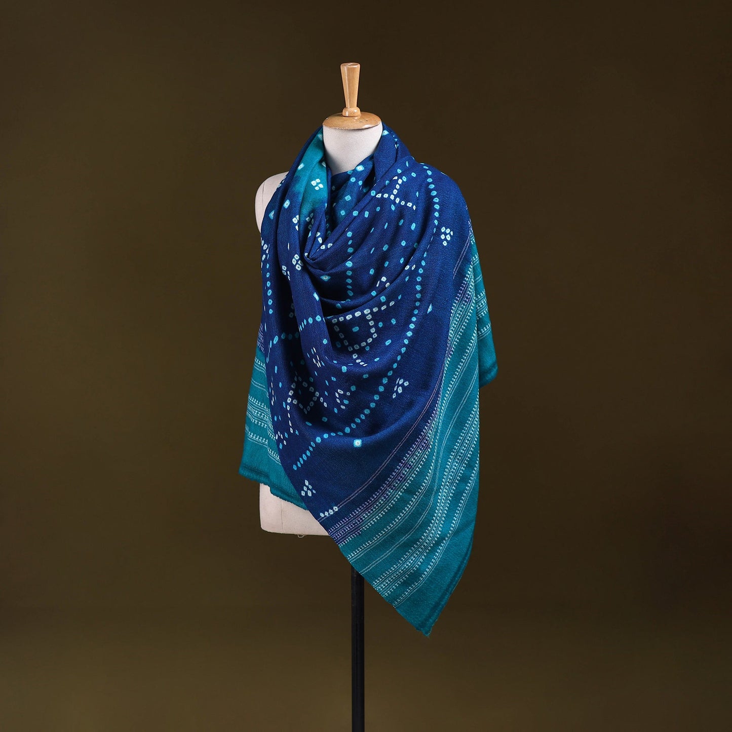 Kutch handwoven merino wool tie-dye bandhani shawl 10