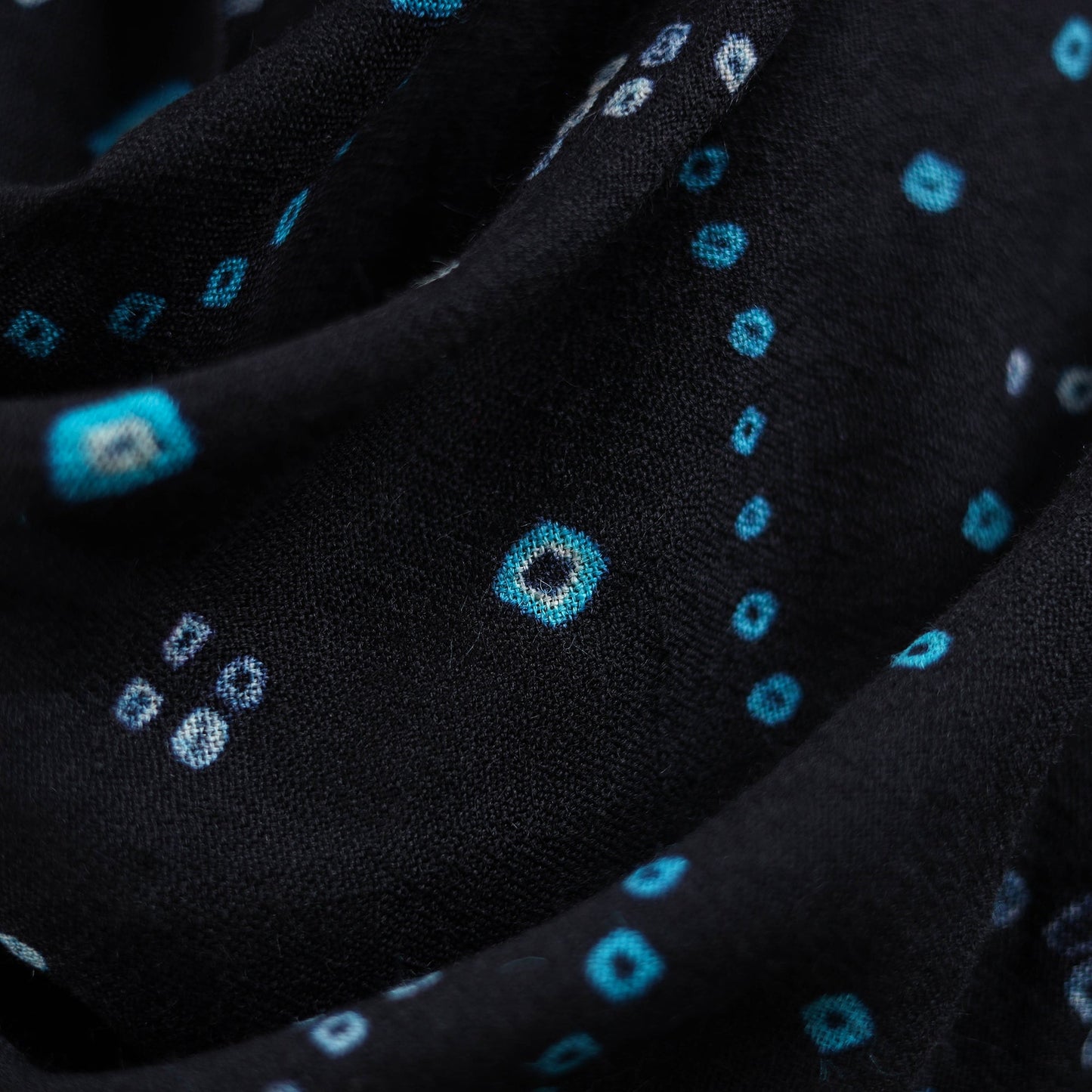 Kutch handwoven merino wool tie-dye bandhani shawl 14